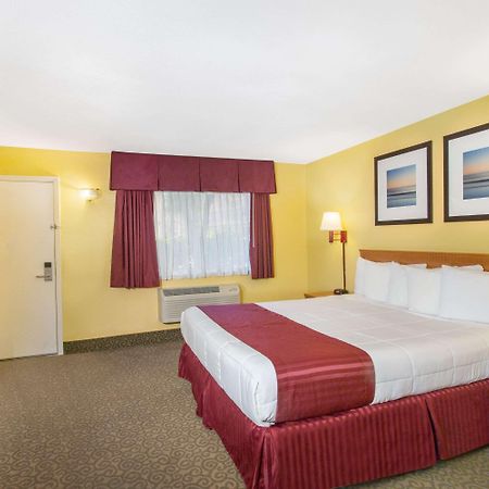 Days Inn By Wyndham Redwood City Eksteriør bilde