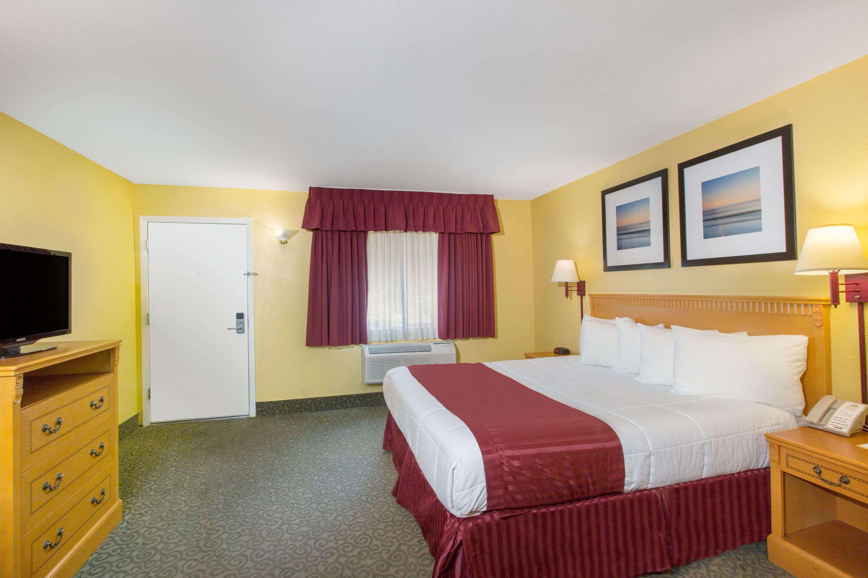 Days Inn By Wyndham Redwood City Eksteriør bilde