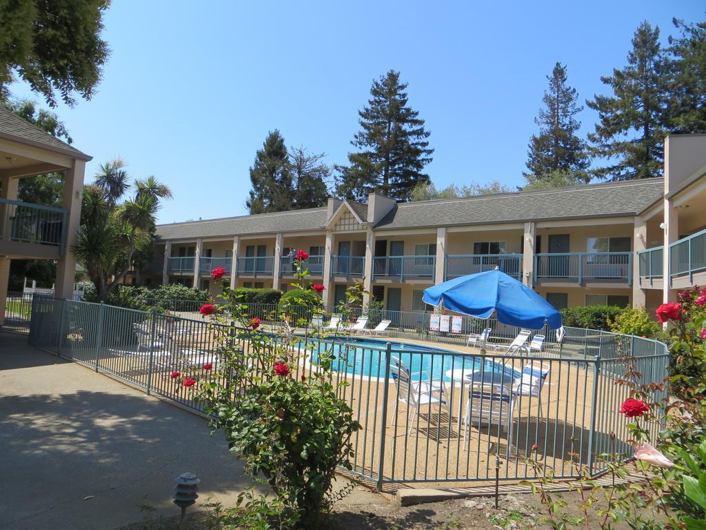 Days Inn By Wyndham Redwood City Eksteriør bilde